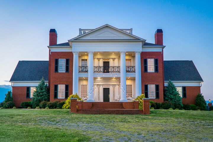 Wedding specialty vendors by Crestview Farms in Clarkrange, TN