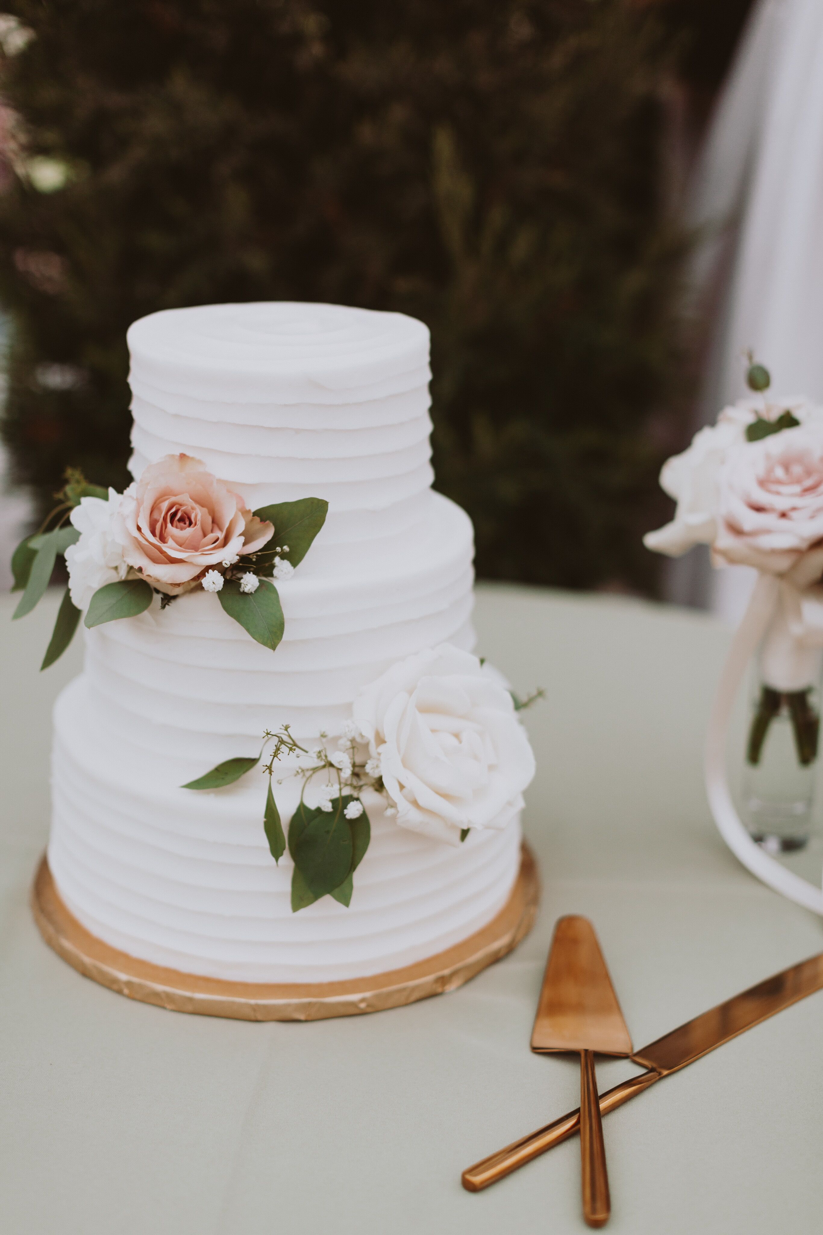 Wedding bakery by The Rolling Pin in Hendersonville, TN