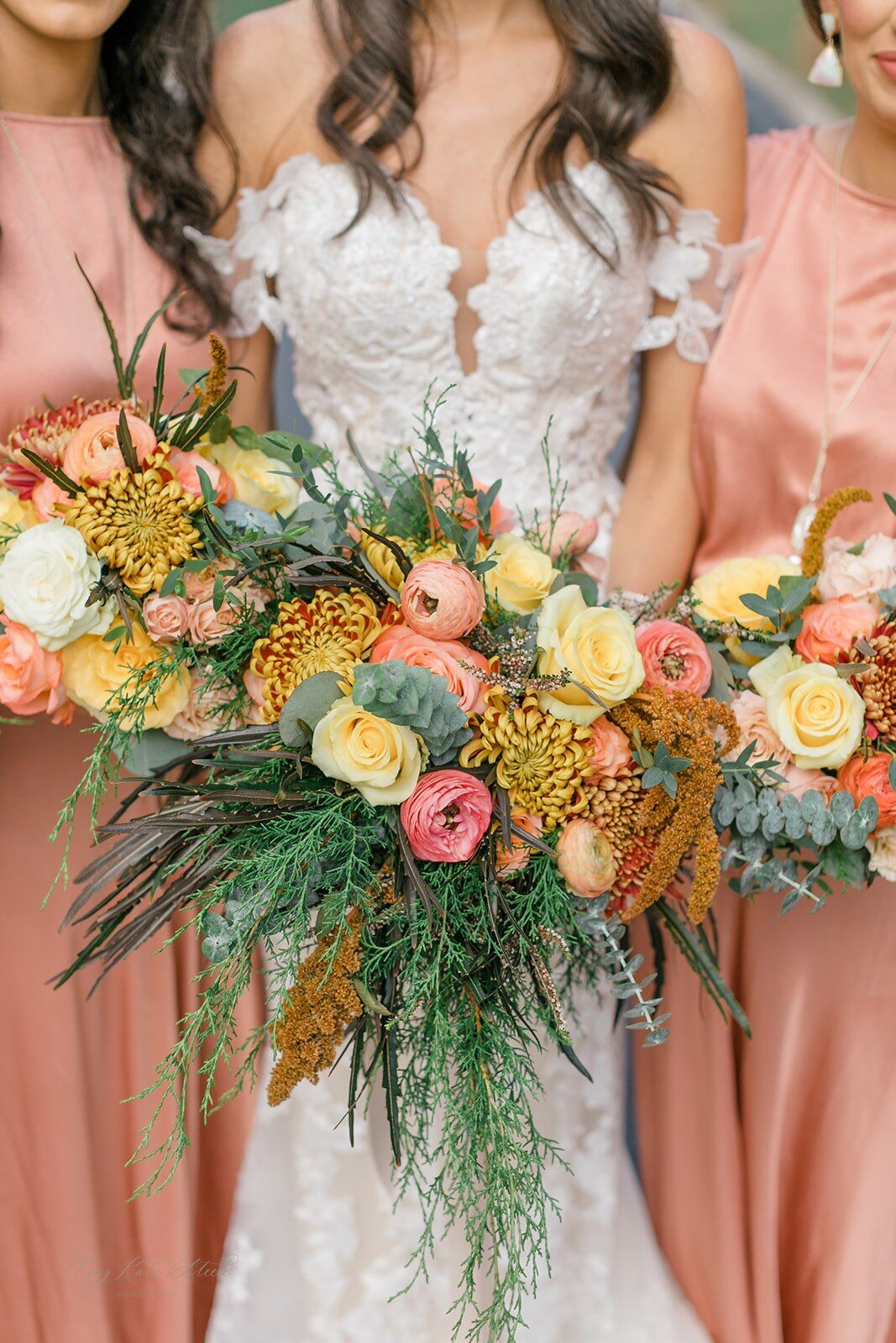 Wedding florist by Heaslett Design Studio in Memphis, TN