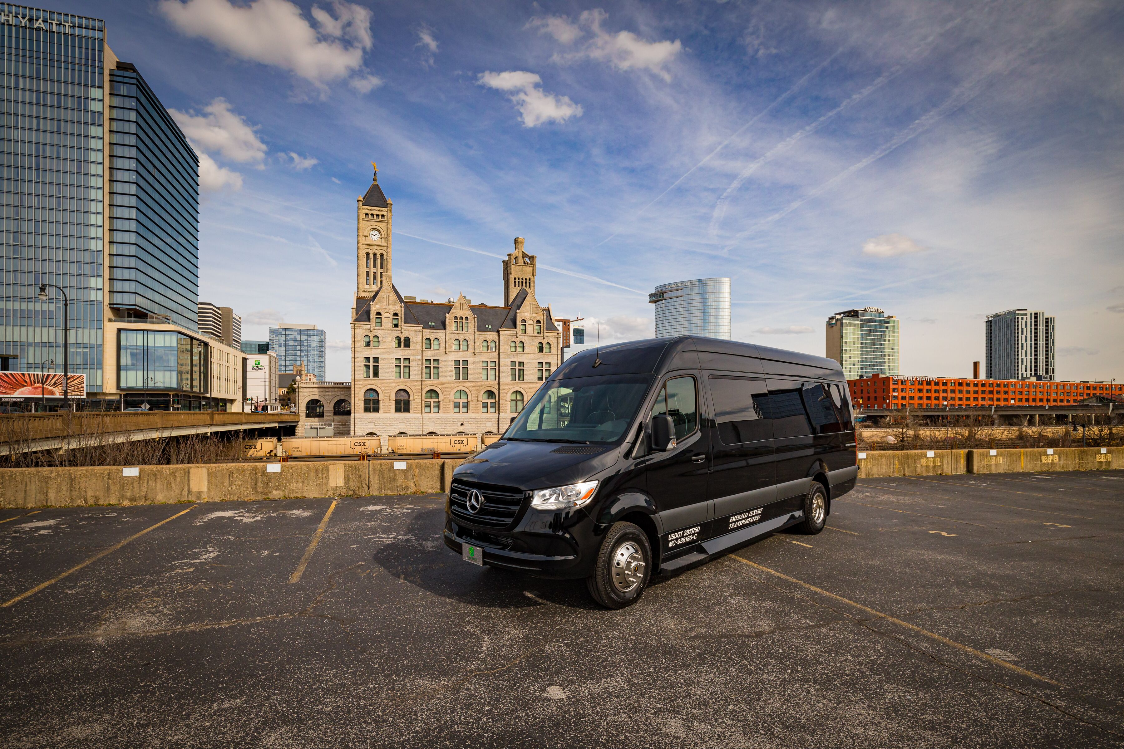 Wedding transportation by Emerald Luxury Transportation in Nashville, TN
