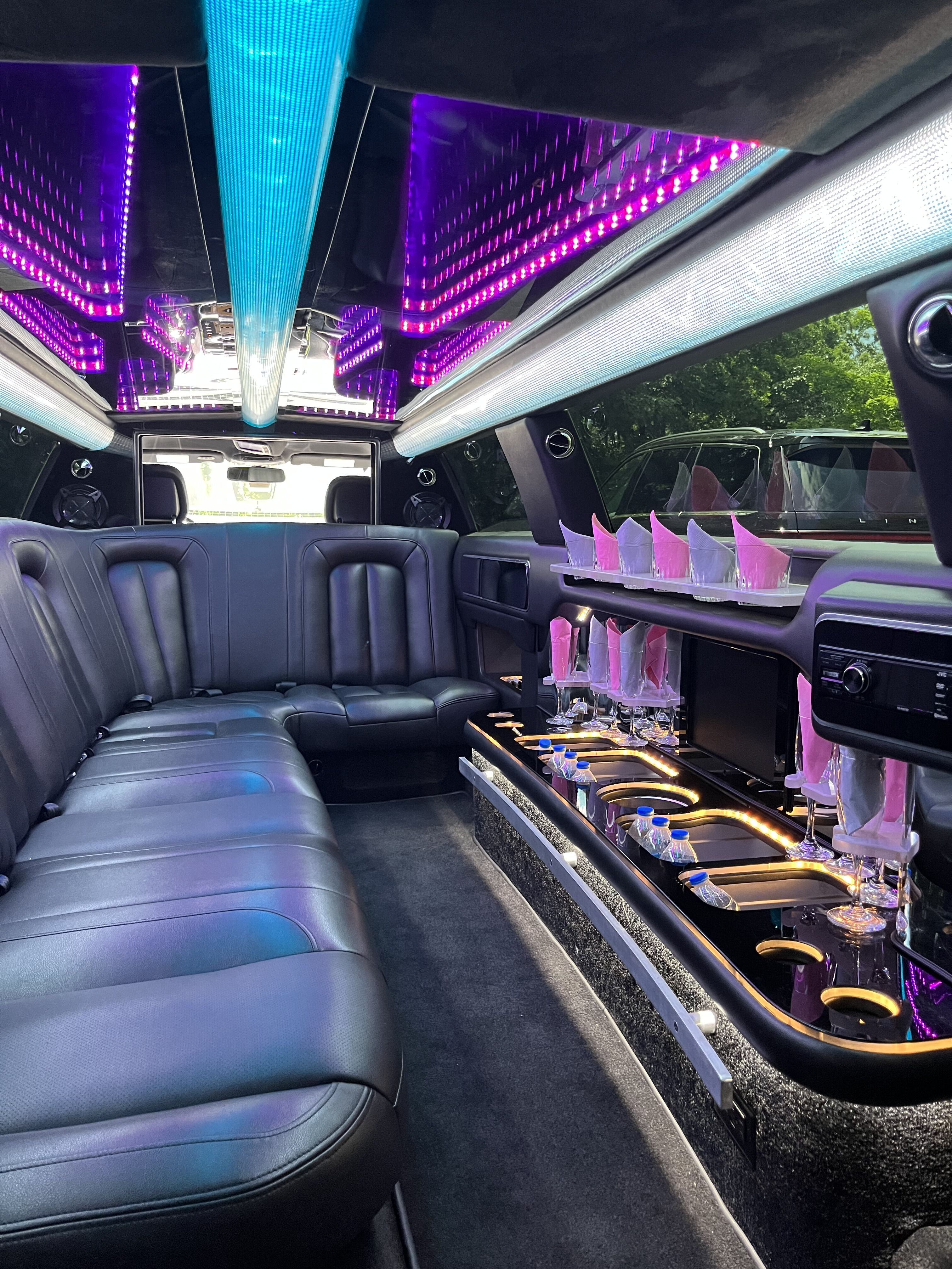Wedding transportation by TNT Limousine in Glen Allen, VA