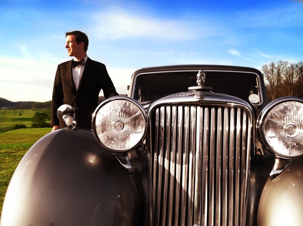 Wedding transportation by Albemarle Limousine in Charlottesville, VA