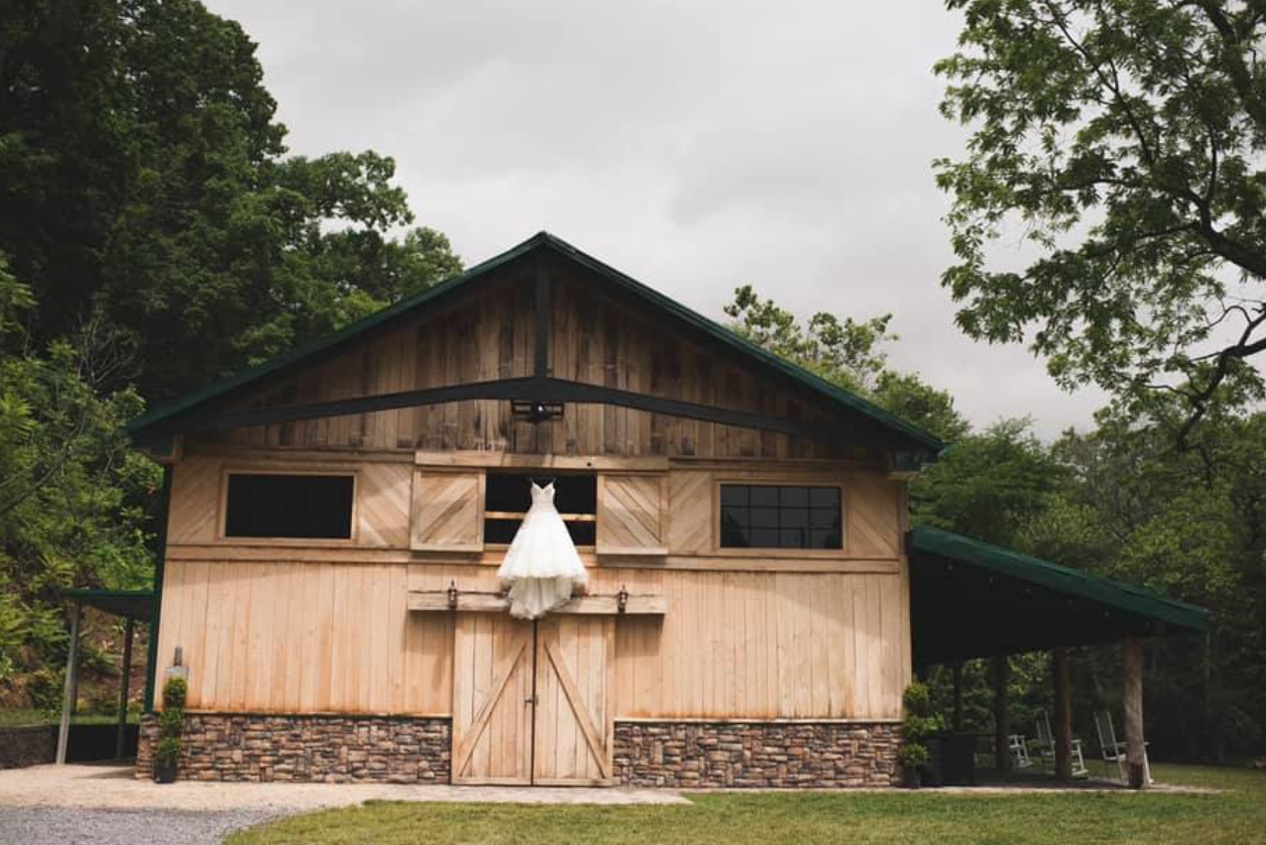 Wedding specialty vendors by The Barn at Bee Cliff in Elizabethton, TN