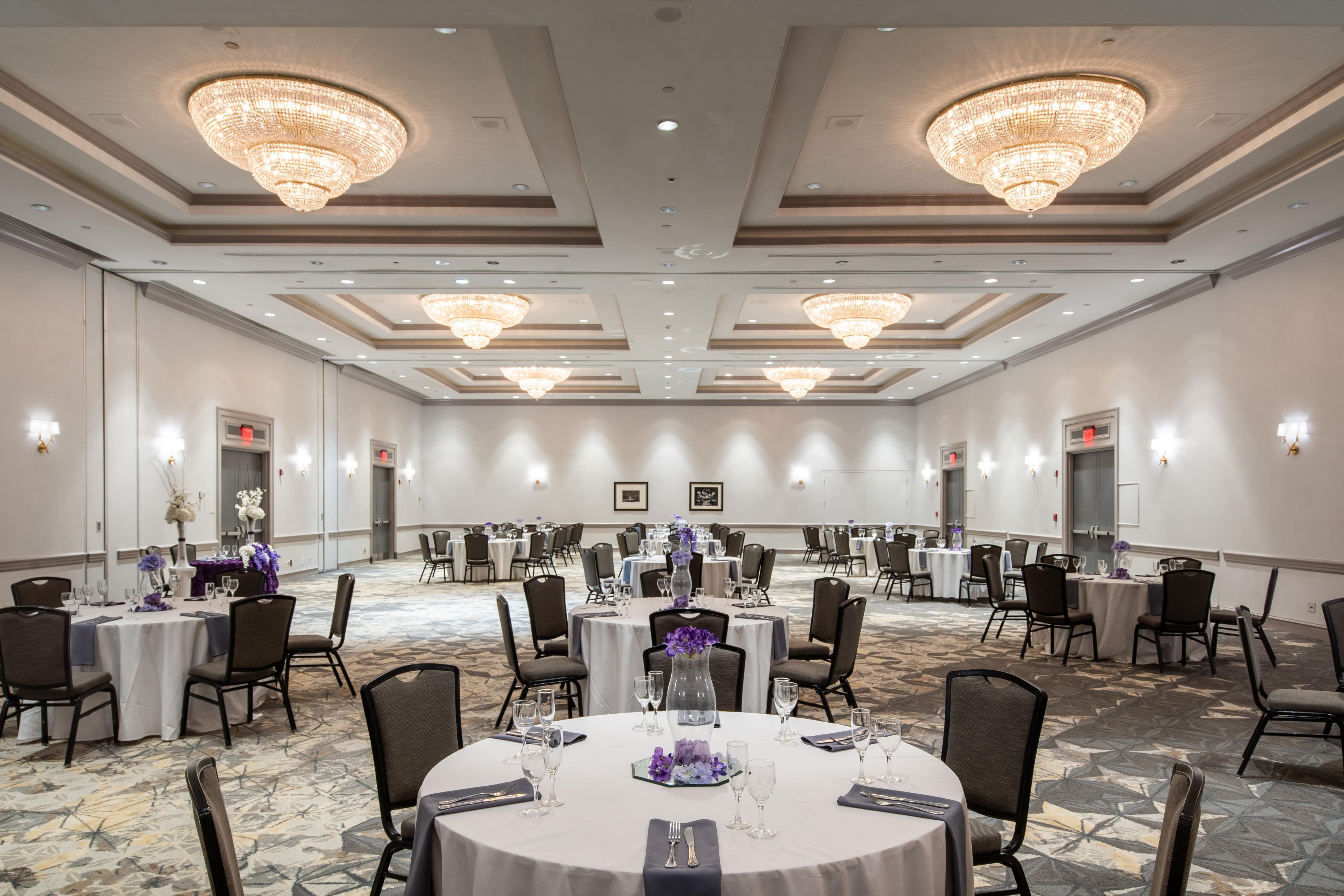 Wedding specialty vendors by Crowne Plaza College Park in Greenbelt, MD